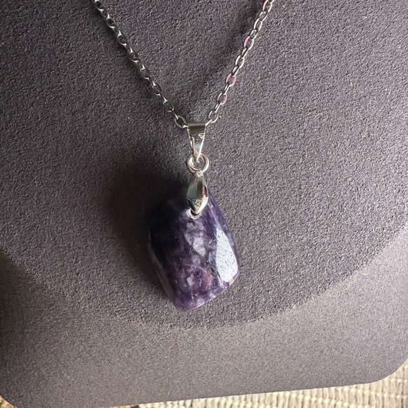 Chaorite Leaf Shaped Pendant Necklace on Copper Bail and Chain - Picture 8 of 9